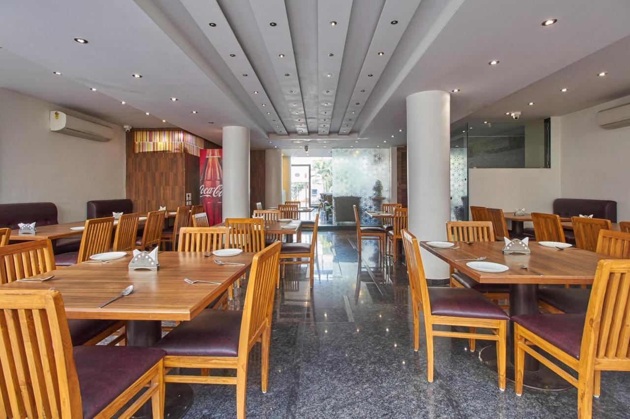 Oyo 10672 Hotel Riviera ناسيك المظهر الخارجي الصورة