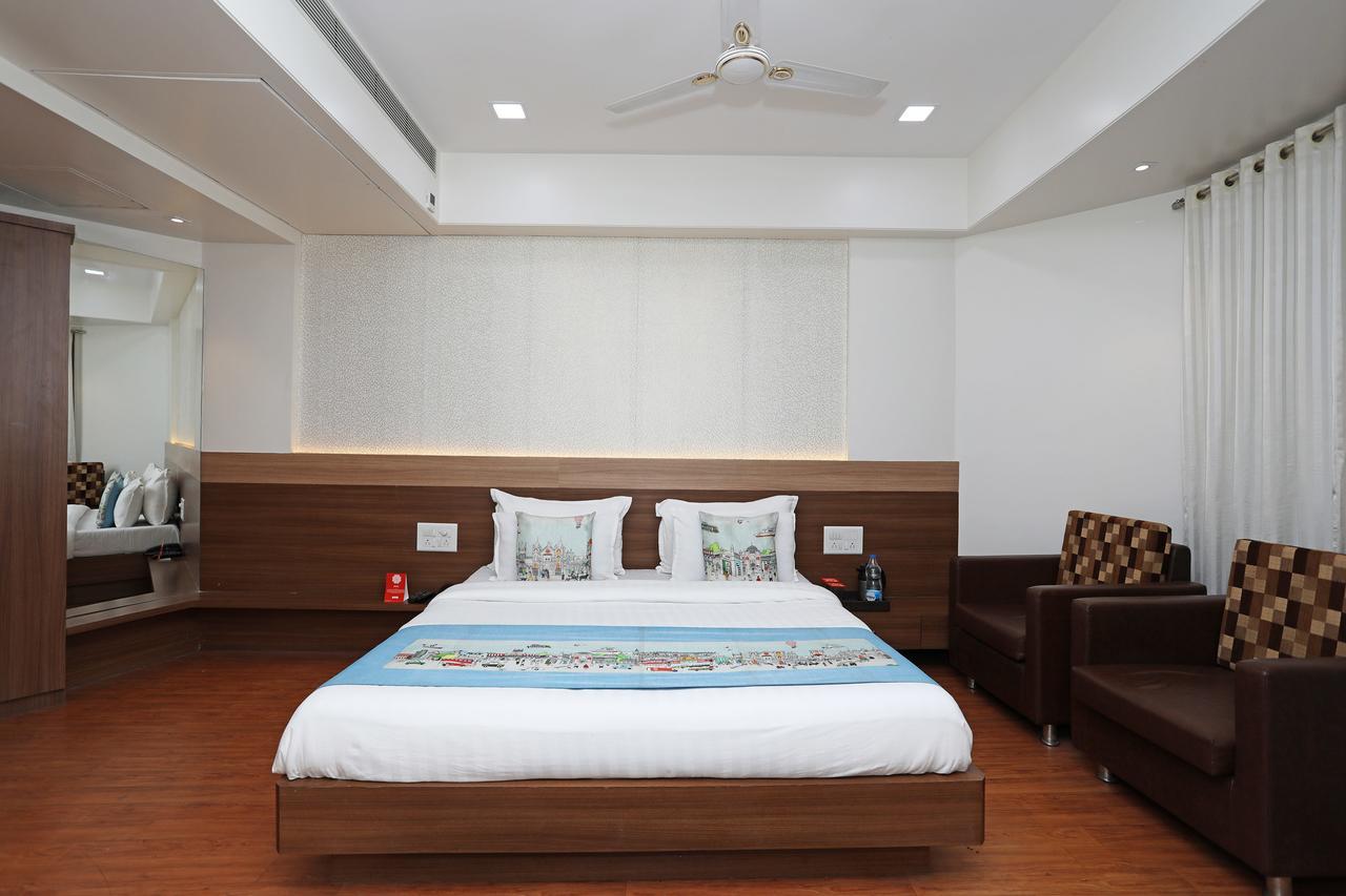 Oyo 10672 Hotel Riviera ناسيك المظهر الخارجي الصورة