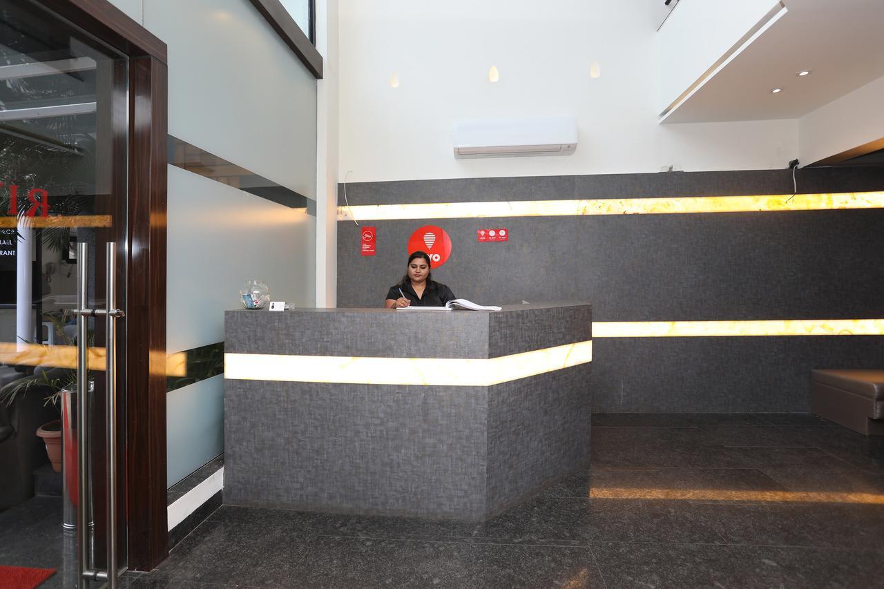 Oyo 10672 Hotel Riviera ناسيك المظهر الخارجي الصورة