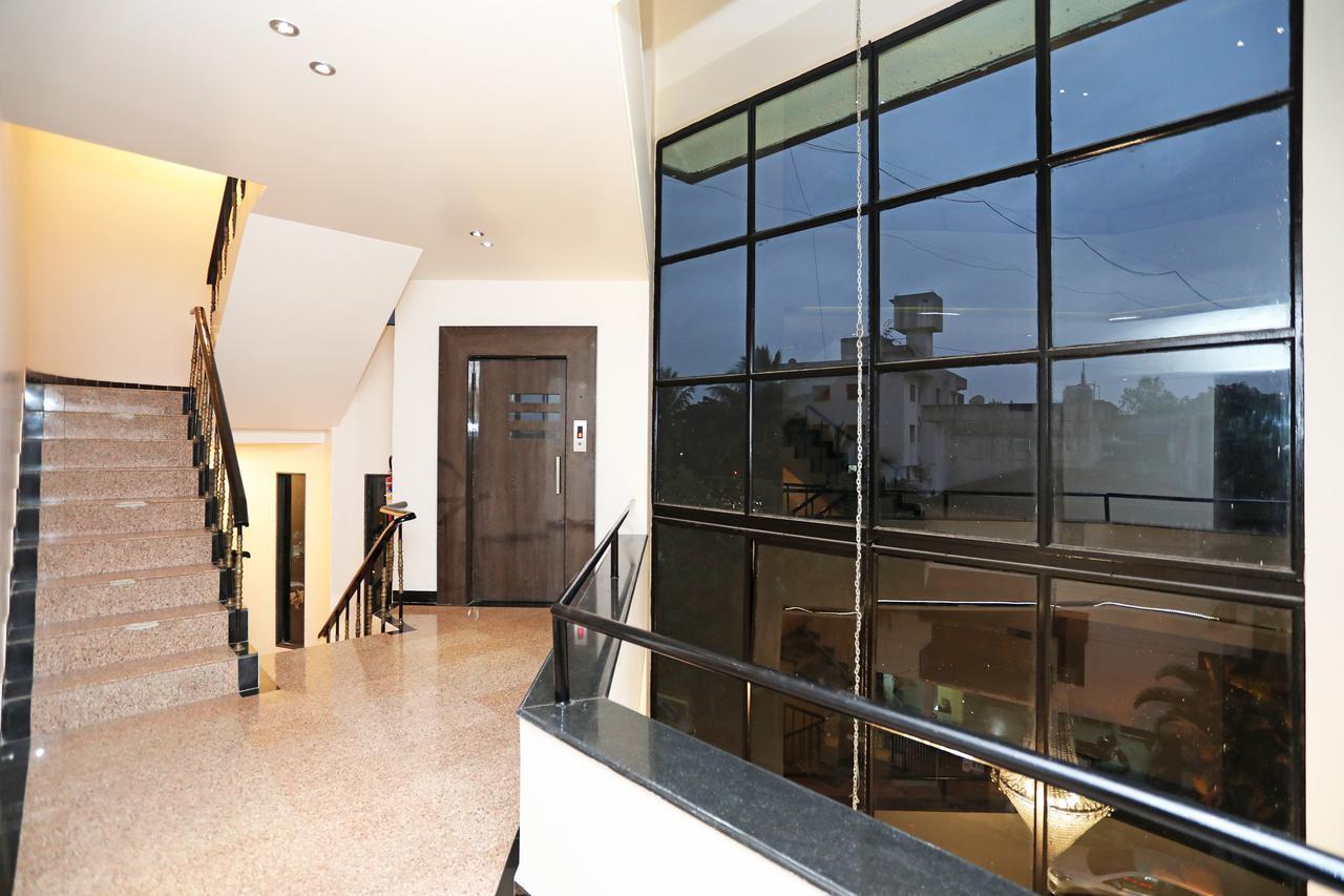 Oyo 10672 Hotel Riviera ناسيك المظهر الخارجي الصورة