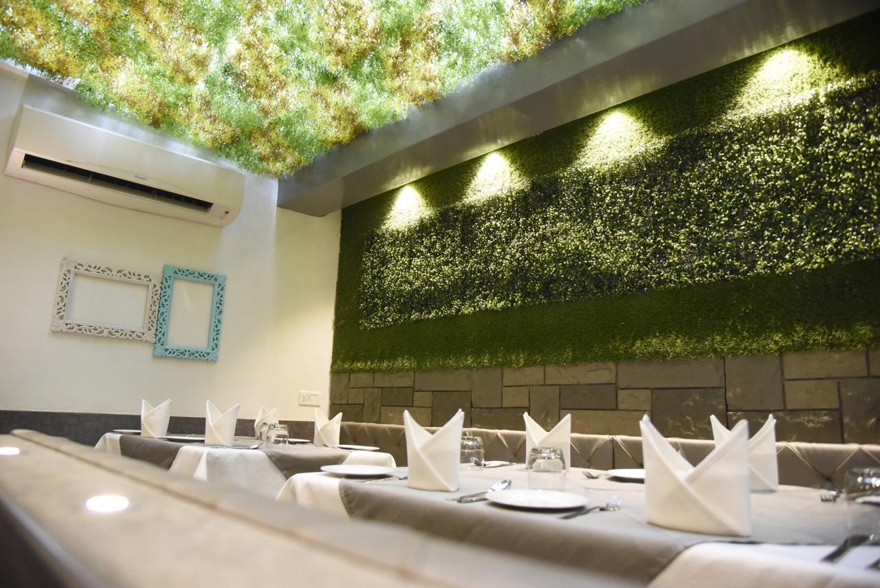 Oyo 10672 Hotel Riviera ناسيك المظهر الخارجي الصورة