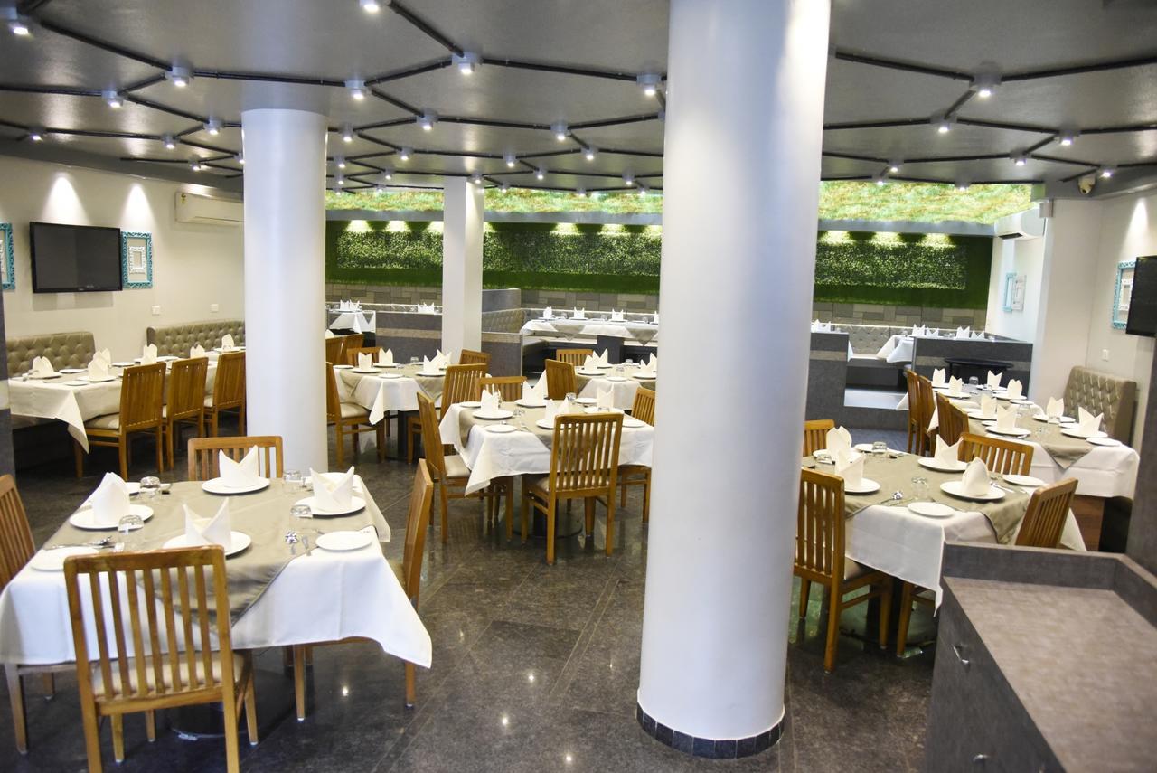 Oyo 10672 Hotel Riviera ناسيك المظهر الخارجي الصورة