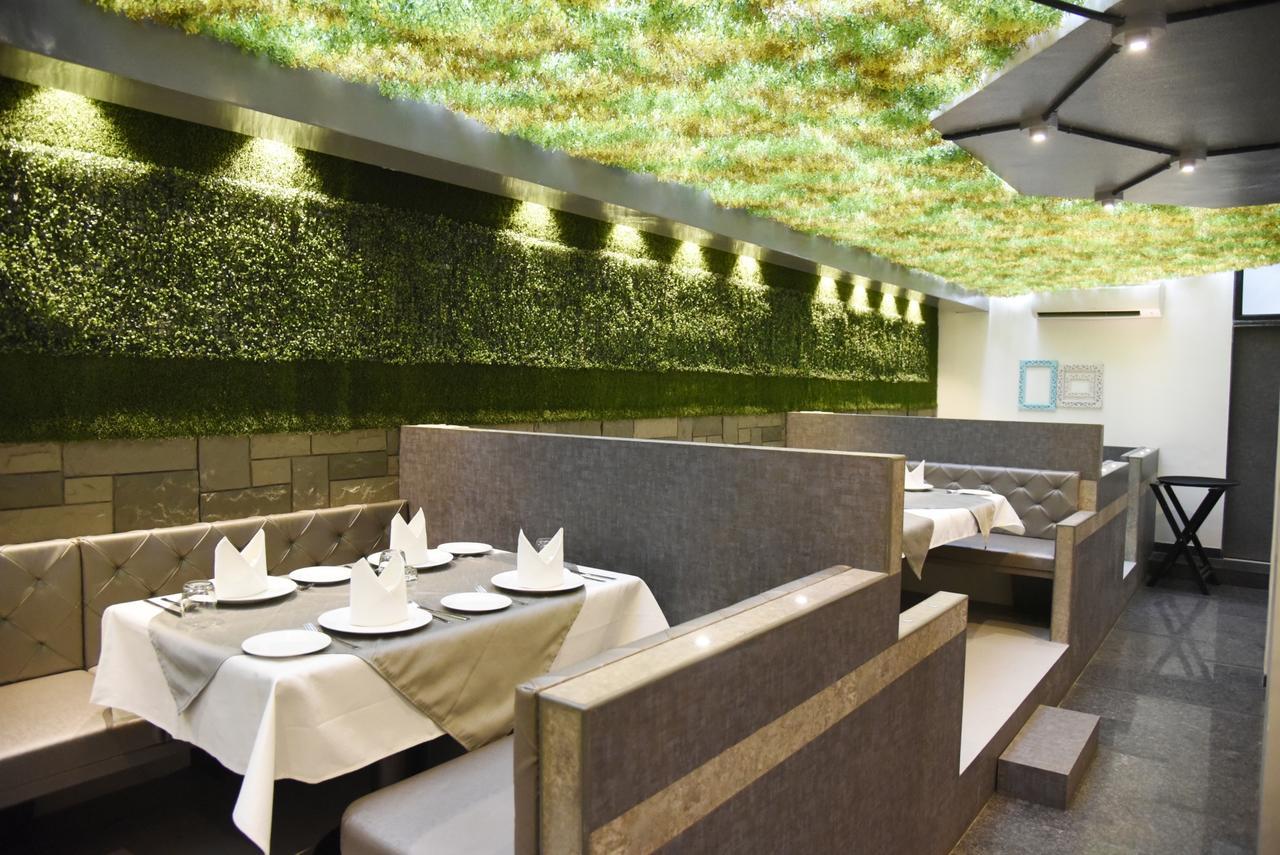Oyo 10672 Hotel Riviera ناسيك المظهر الخارجي الصورة