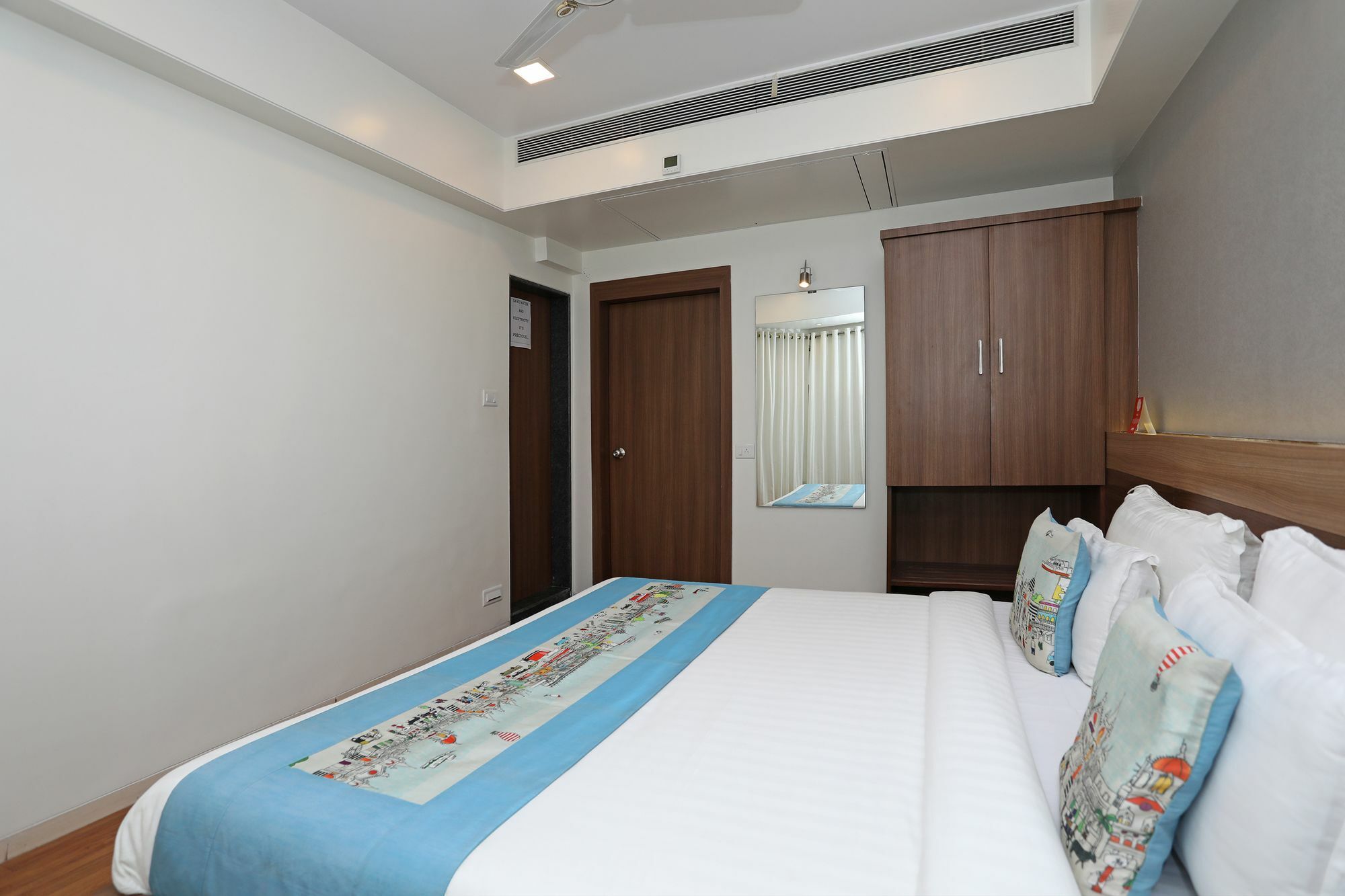 Oyo 10672 Hotel Riviera ناسيك المظهر الخارجي الصورة