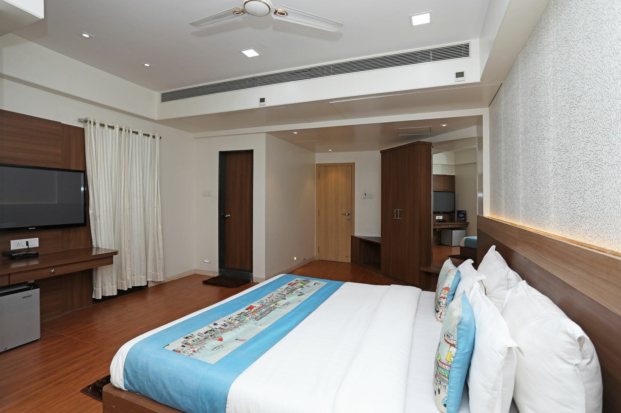 Oyo 10672 Hotel Riviera ناسيك المظهر الخارجي الصورة